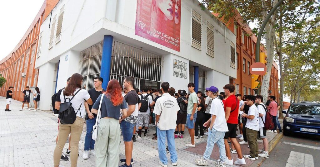 el PSOE impulsa en Huelva una ley que fortalezca la formación profesional pública