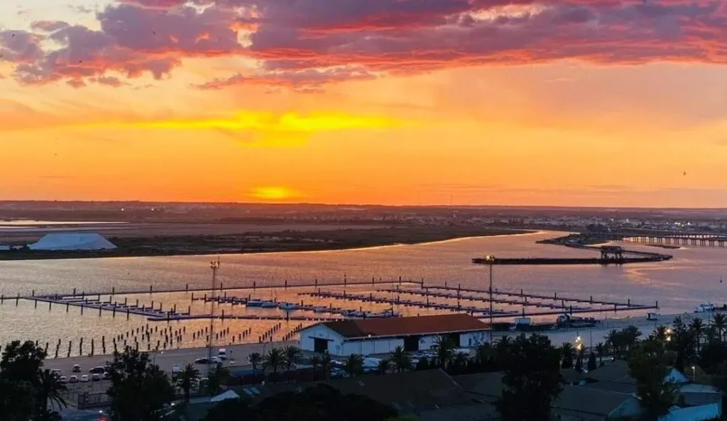 Clima agradable en Huelva durante el fin de semana con cielos variables