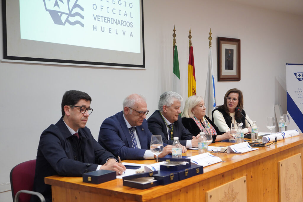 José Luis Carrillo asume la Presidencia del Colegio de Veterinarios de Huelva y reivindica una profesión sanitaria fuerte, unida y más visible en la sociedad