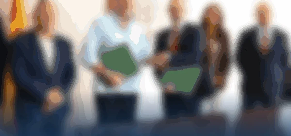 Caja Rural del Sur refuerza su compromiso educativo con 125.000 euros en becas para la UHU